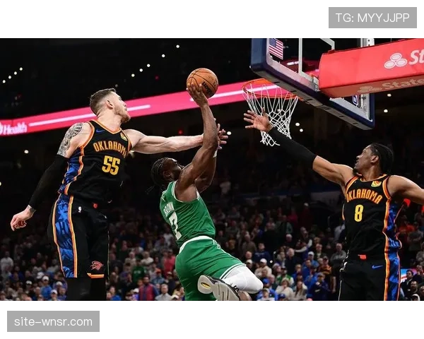 凯尔特人进攻端多点开花四人得分上双展深度