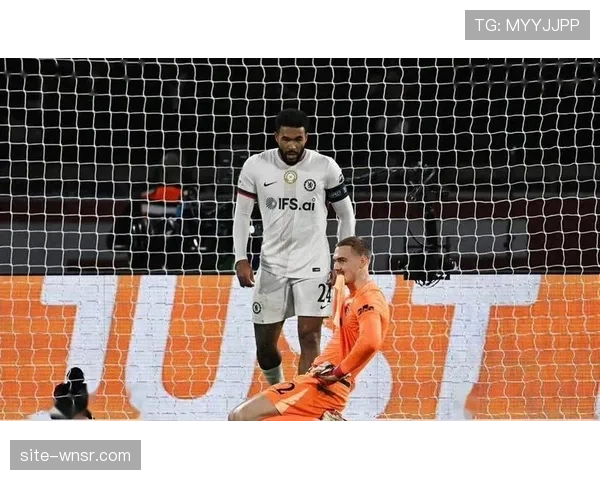 巴黎高压逼抢破解切尔西出球 登贝莱边路爆点成战术胜负手